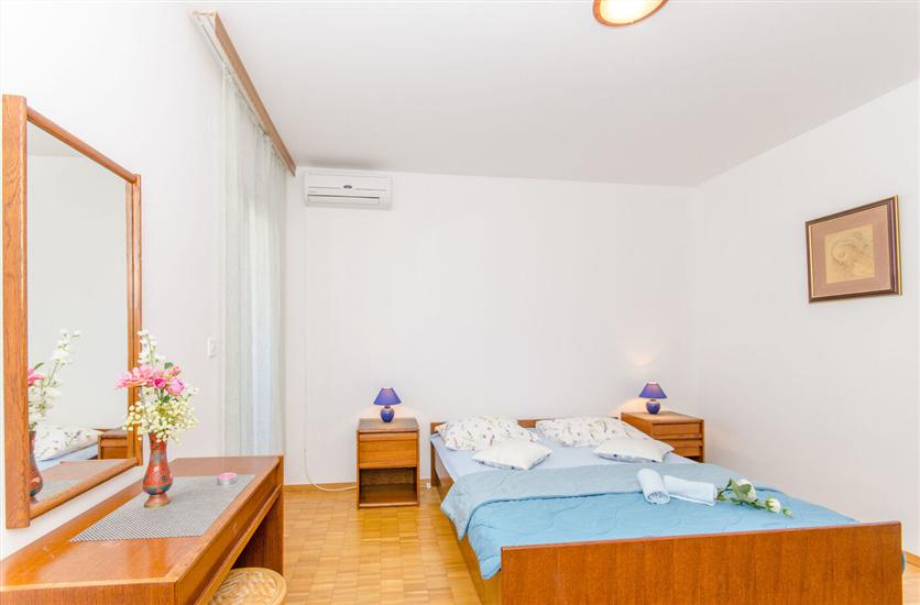 Apartment A2, for 7 persons