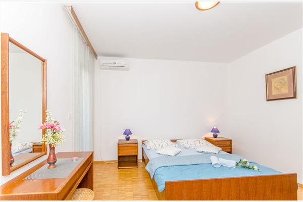 Apartment A2, for 7 persons