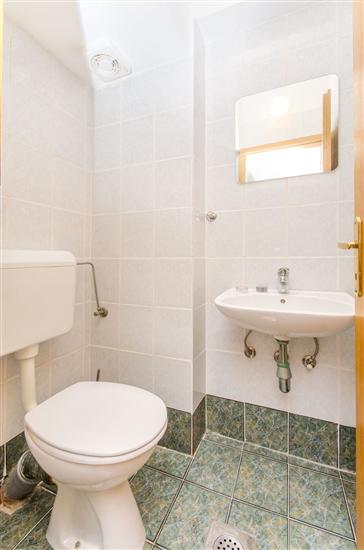 Apartment A2, for 7 persons