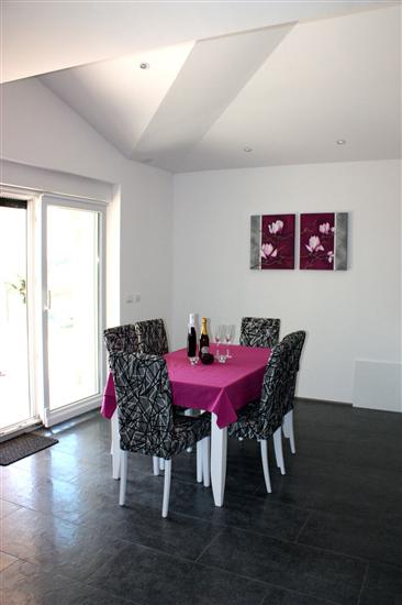 House K1, for 8 persons