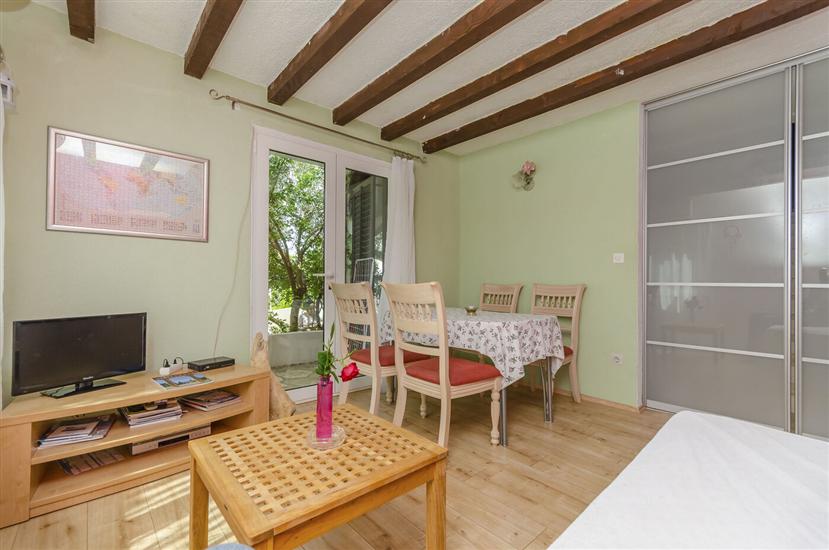 Apartment A4, for 4 persons