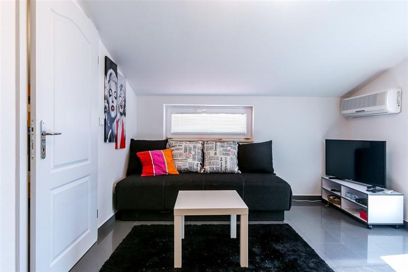 Apartment A2, for 5 persons