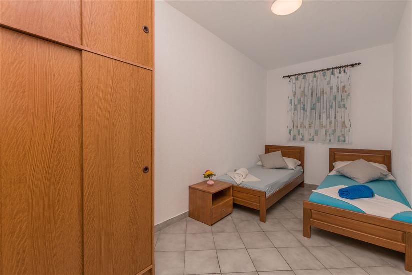 Apartment A5, for 5 persons