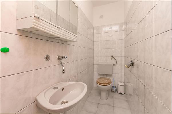 Apartment A5, for 5 persons