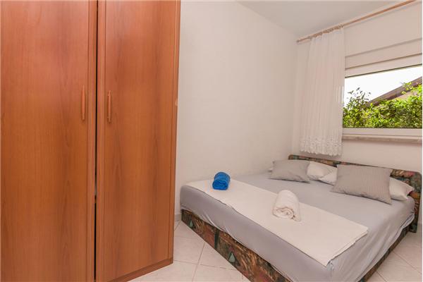 Apartment A5, for 5 persons