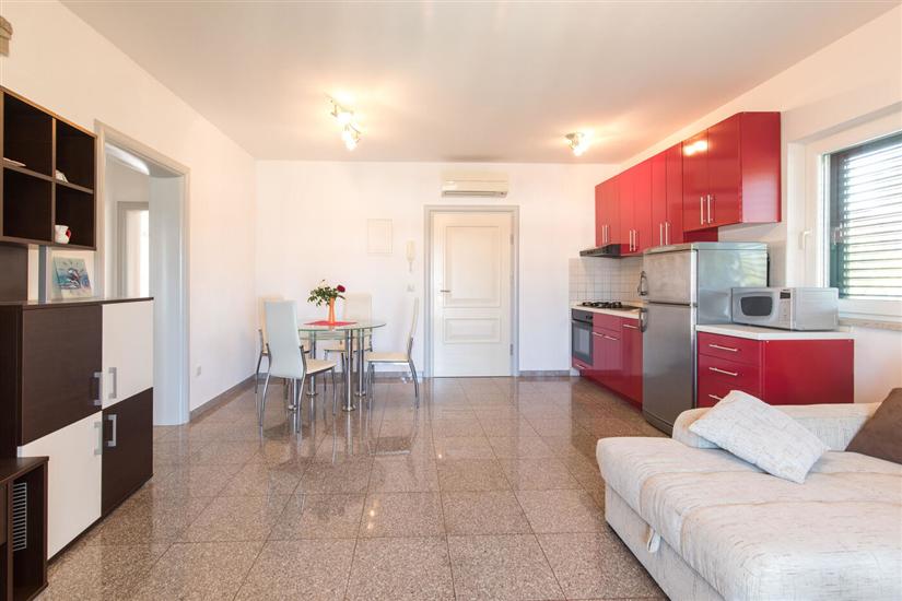 House A1, for 10 persons