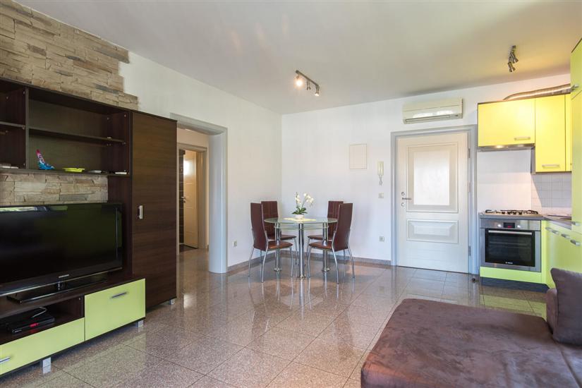 House A1, for 10 persons