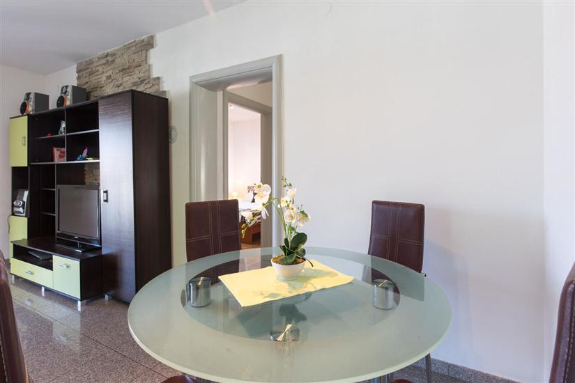 House A1, for 10 persons