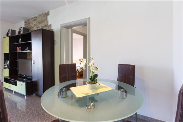 House A1, for 10 persons