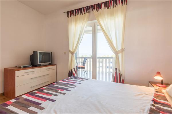 House A1, for 10 persons