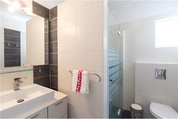 House A1, for 10 persons