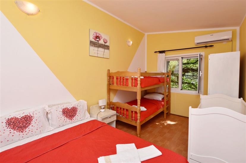 Apartment A1, for 6 persons