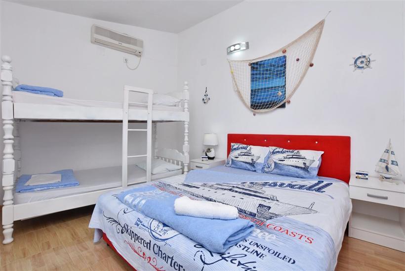 Apartment A2, for 6 persons
