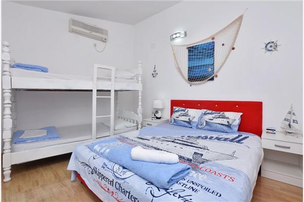 Apartment A2, for 6 persons