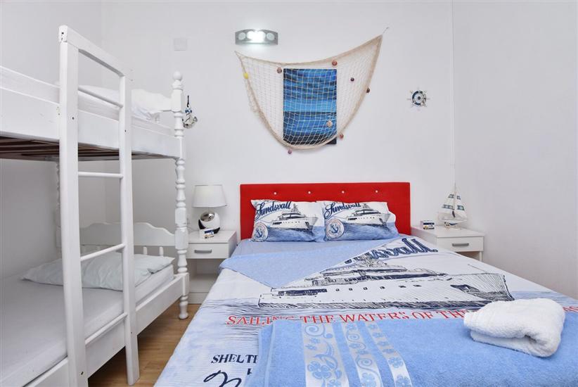 Apartment A2, for 6 persons