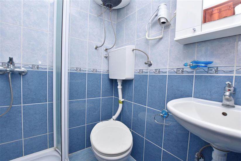 Apartment A2, for 6 persons