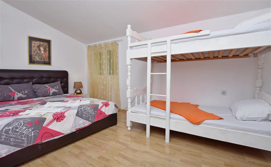 Apartment A3, for 5 persons