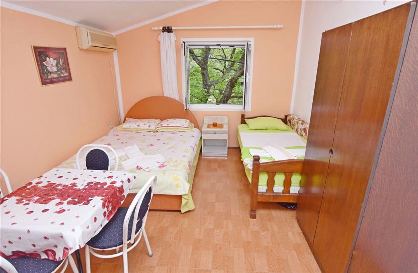Apartment A4, for 3 persons