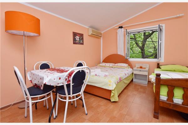 Apartment A4, for 3 persons