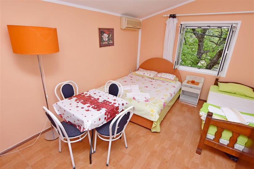 Apartment A4, for 3 persons