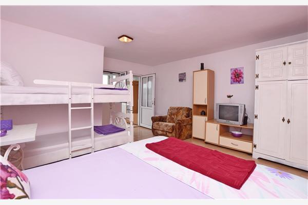Apartment A5, for 4 persons