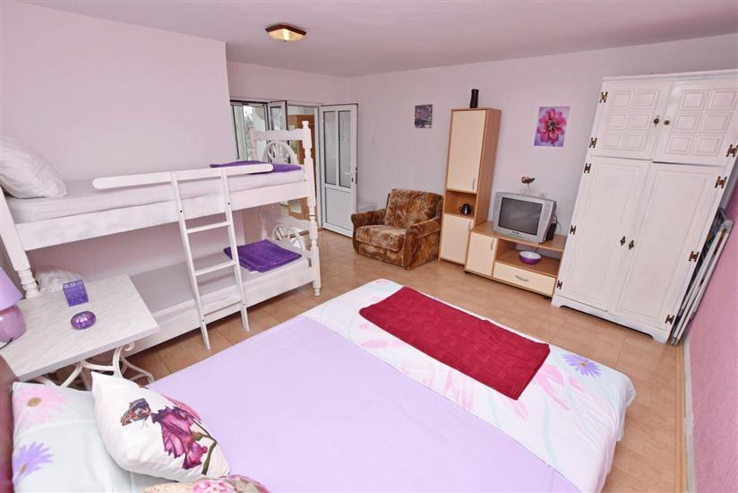 Apartment A5, for 4 persons