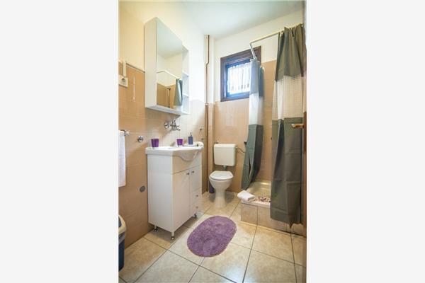 Room S1, for 5 persons