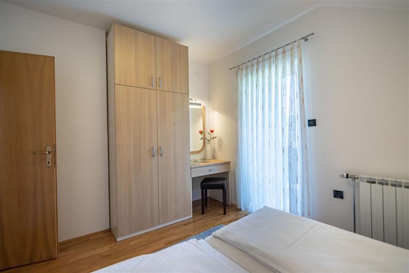 Apartment A1, for 5 persons