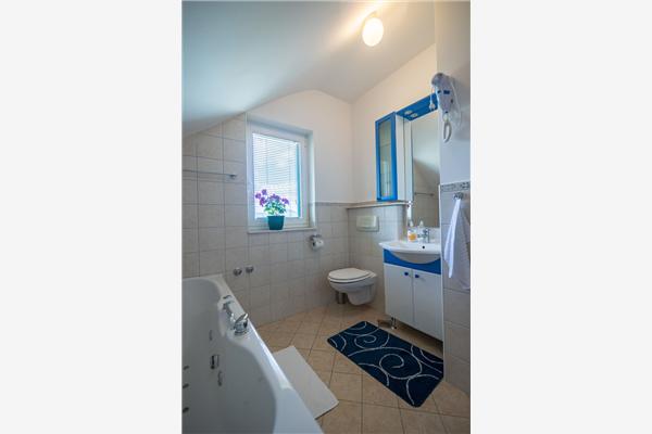 Apartment A1, for 5 persons