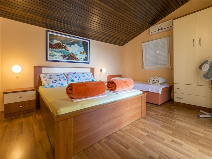 Apartment A3, for 5 persons