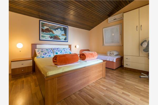 Apartment A3, for 5 persons