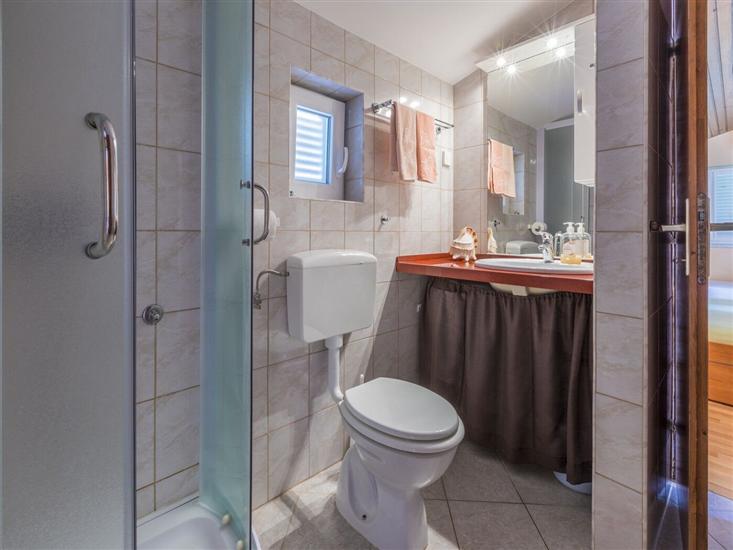 Apartment A3, for 5 persons