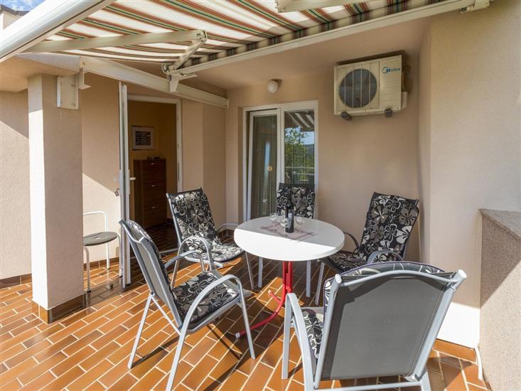 Apartment A3, for 5 persons