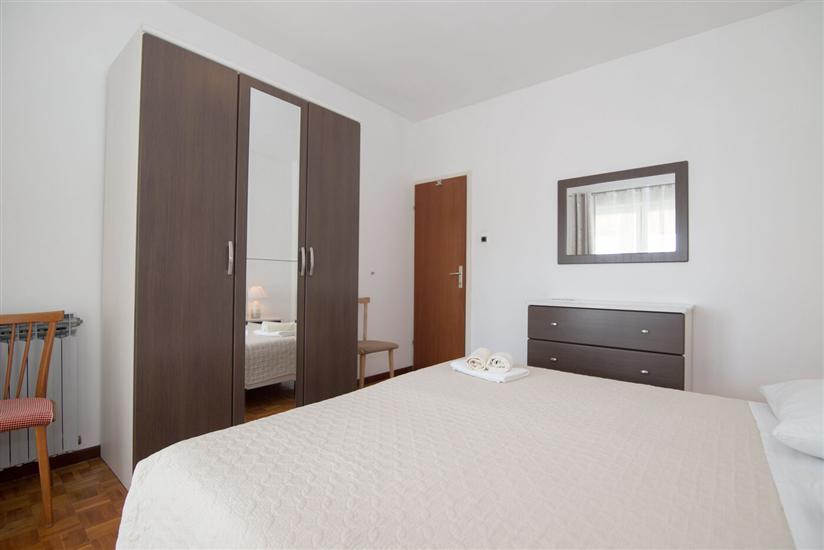 Apartment A1, for 5 persons