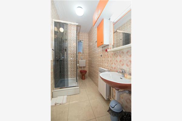 Apartment A1, for 5 persons