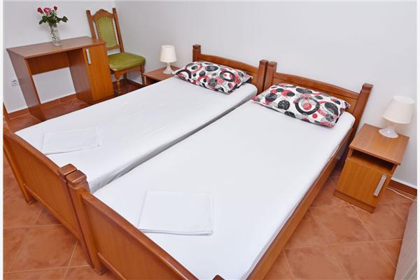 Room S2, for 2 persons