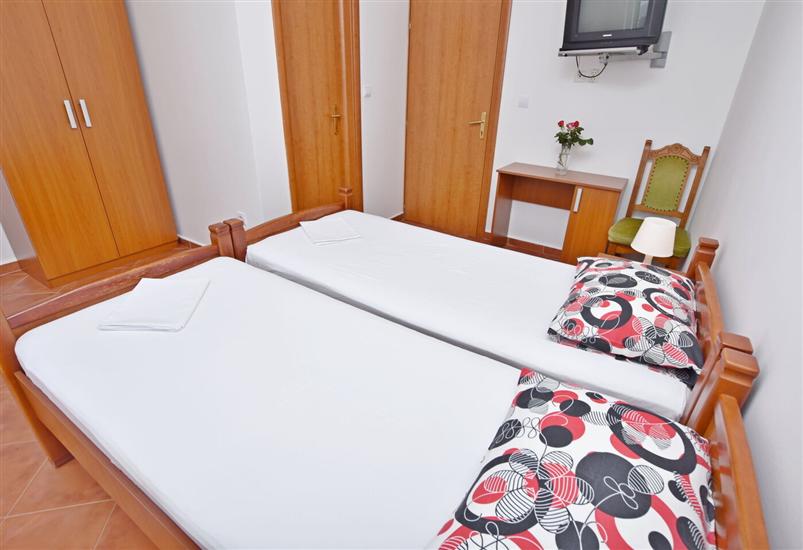 Room S2, for 2 persons