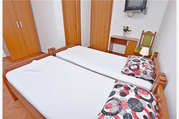 Room S2, for 2 persons