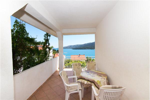 Apartment A4, for 4 persons