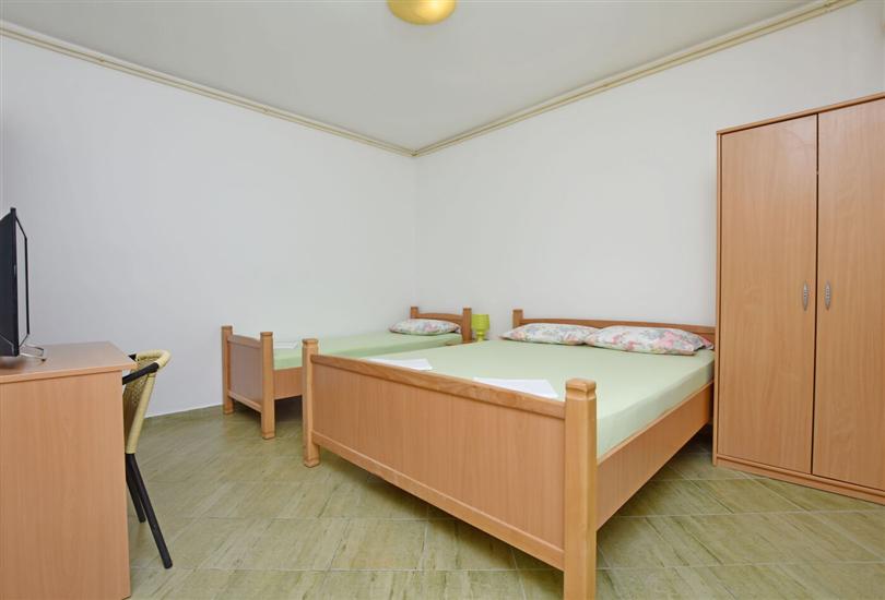 Apartment A4, for 3 persons