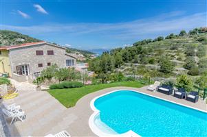 Apartment - Stomorska - island Solta