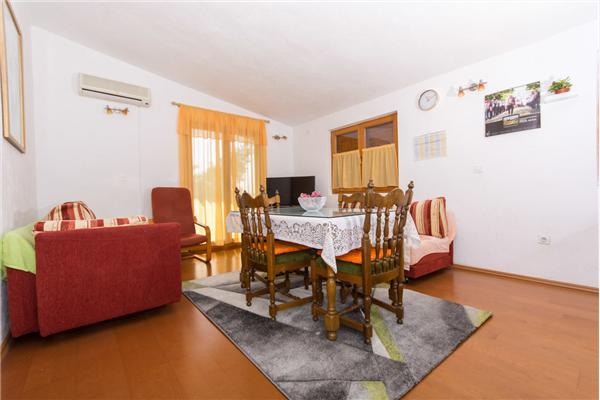 House K1, for 9 persons