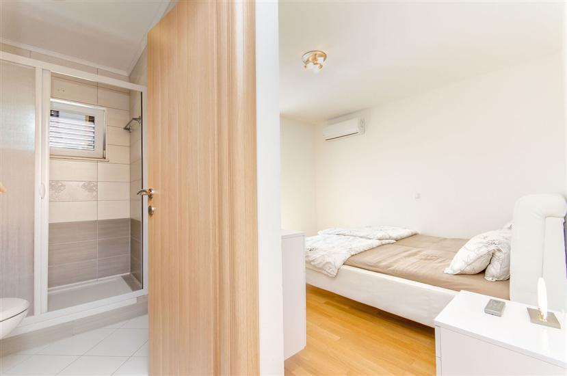 Apartment A5, for 6 persons