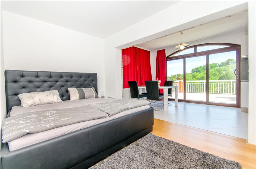 Apartment A5, for 6 persons