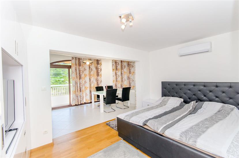 Apartment A5, for 6 persons