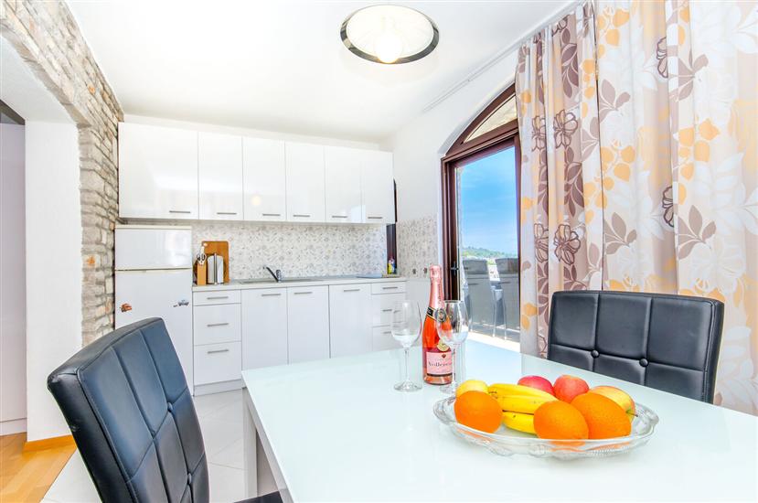 Apartment A5, for 6 persons