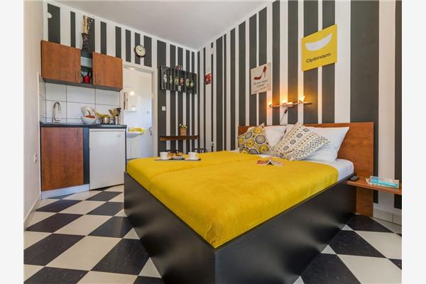 Room S1, for 2 persons