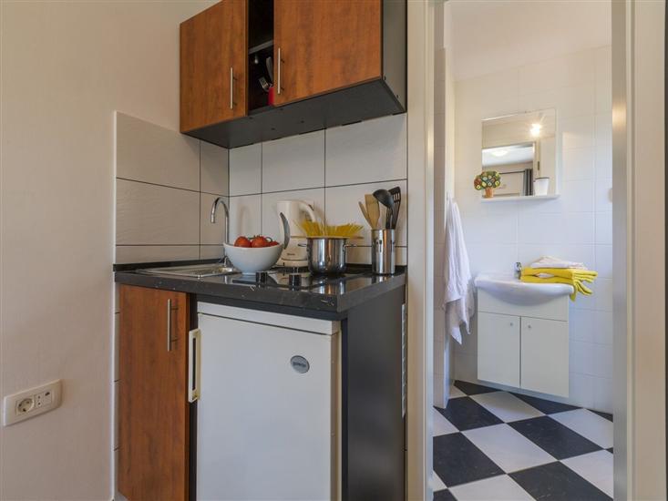 Room S1, for 2 persons