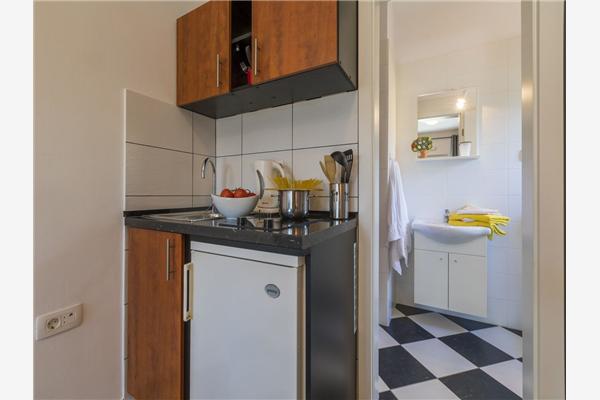 Room S1, for 2 persons