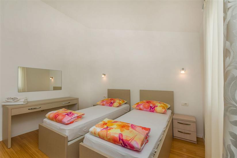 Apartment A7, for 4 persons